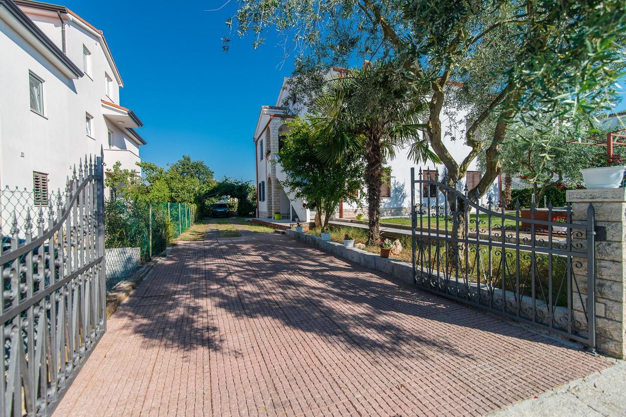 Apartments Dino Пореч Экстерьер фото